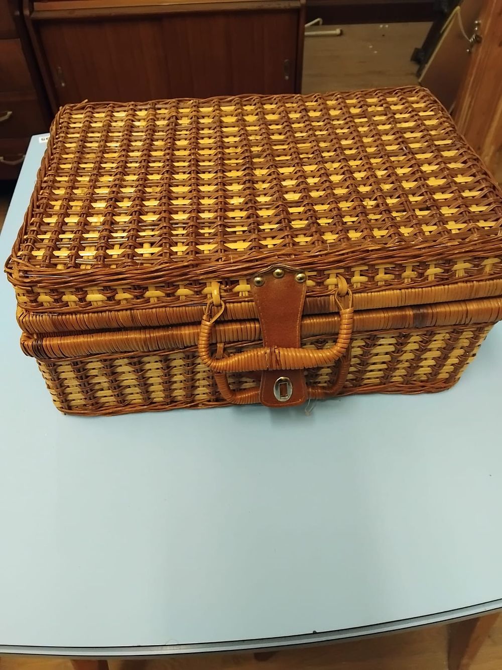 Lot 294 – A Vintage Woven Wicker Picnic Hamper with Plastic Service
