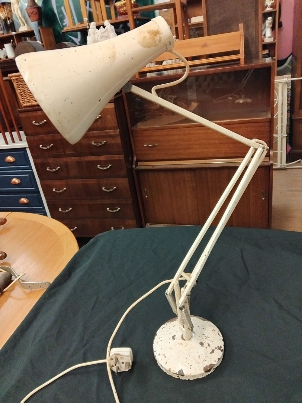 Lot 295 – Herbert Terry and Sons Ltd Anglepoise Model 90 Adjustable Desk Lamp