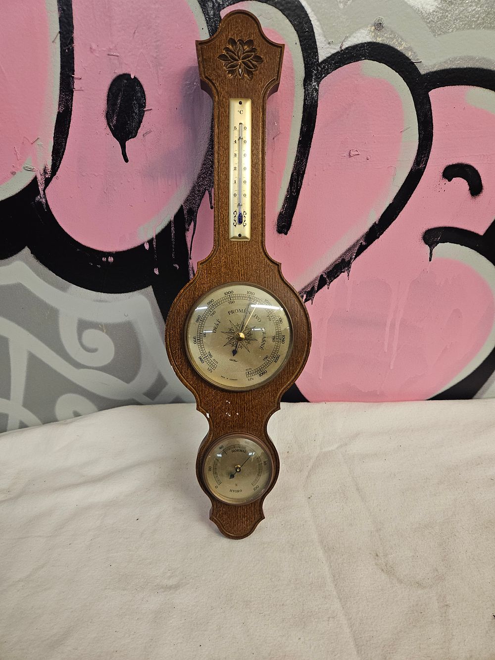 Lot 301 – A German Fischer Banjo-Style Wall Weather Station