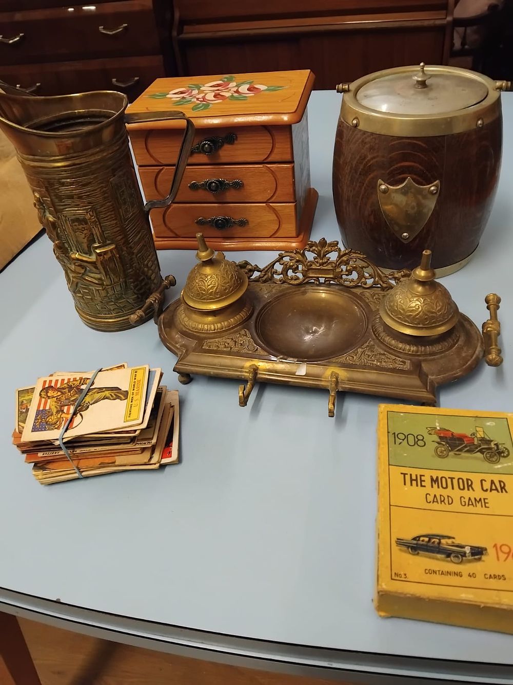 Lot 365 – A Collection of Antique and Vintage Items including an Art Nouveau Style Brass Double Inkwell and Ephemera