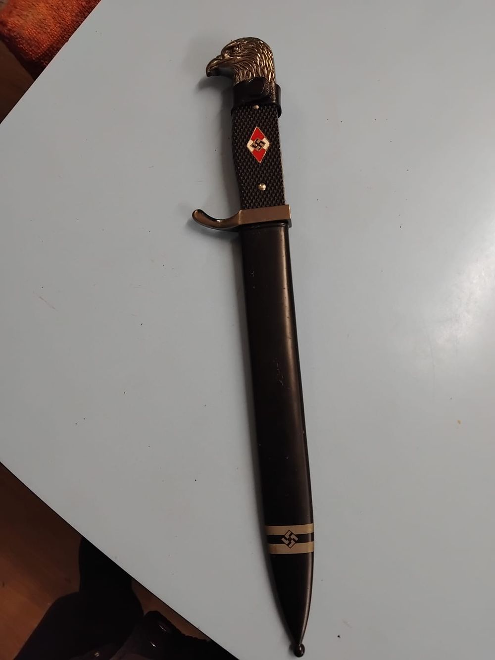 Lot 394 – A modern decorative dagger in the style of a Hitler Youth knife
