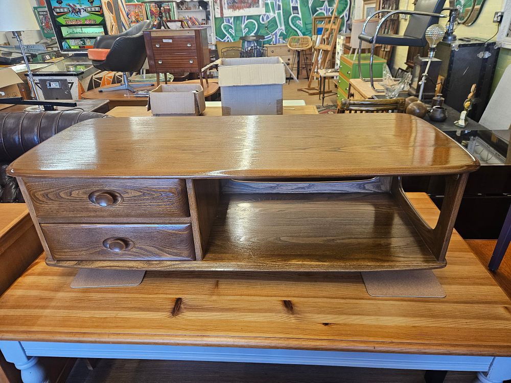 Lot 162 – A Mid-Century ercol Elm and Beech Coffee Table