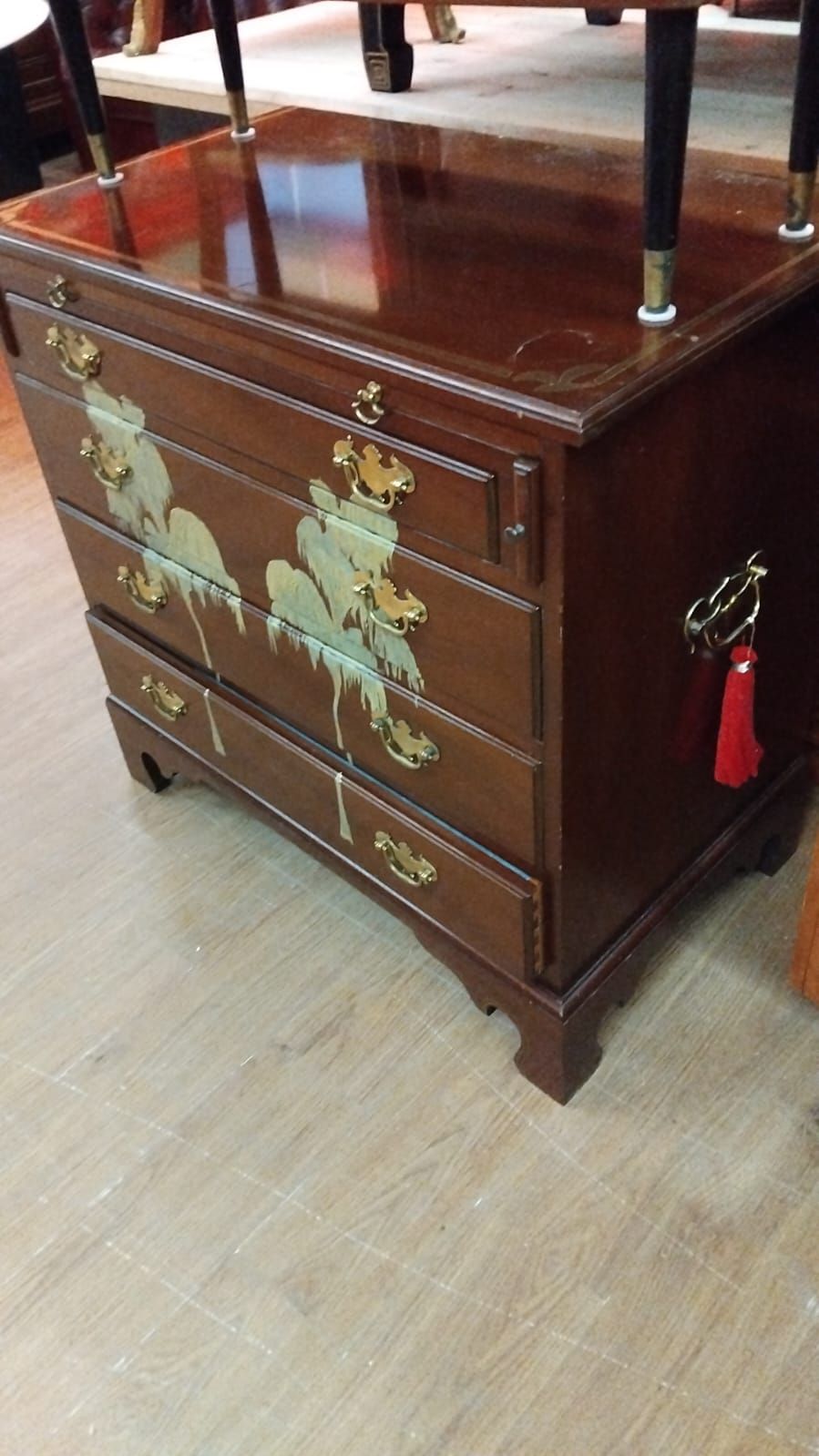 Lot 183 – Georgian Style Mahogany Bachelor’s Chest of Drawers