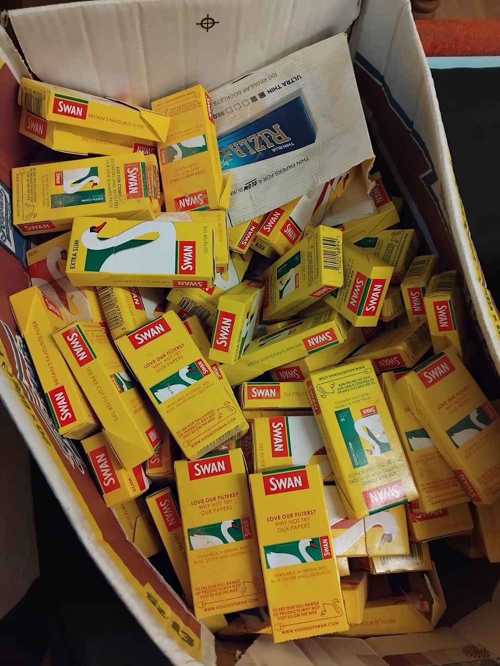 Lot 288 – An Assortment of Swan Brand Smoking Filter Tips and Rizla Rolling Papers