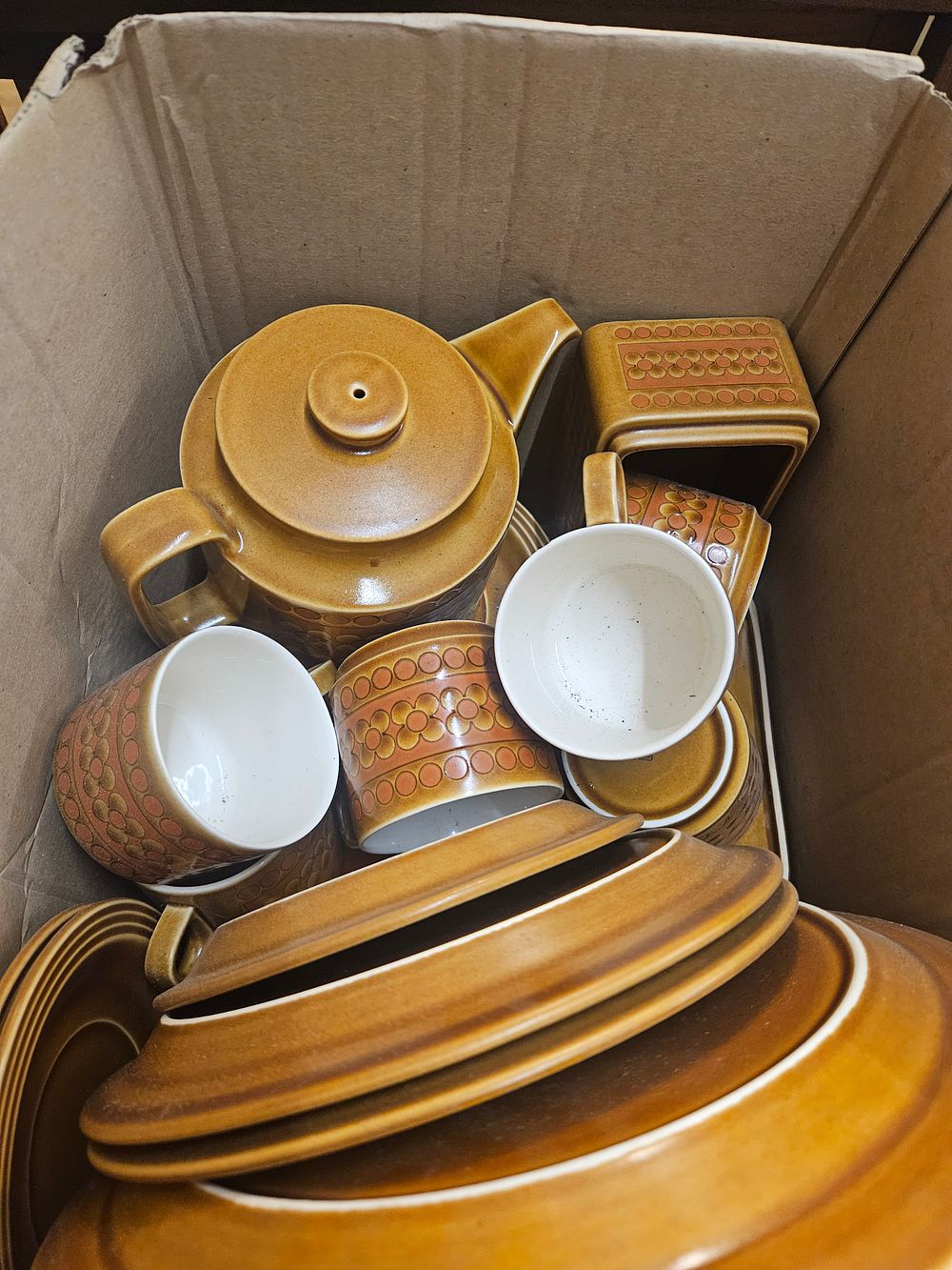 Lot 317 – A Collection of Hornsea Pottery Saffron Pattern Stoneware Tableware