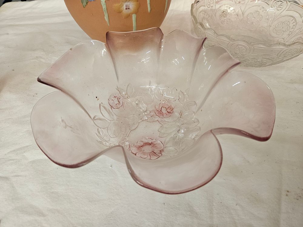 Lot 358 – A Trio of Decorative Items Including a Slip-Decorated Ceramic Vase and Two Glass Bowls