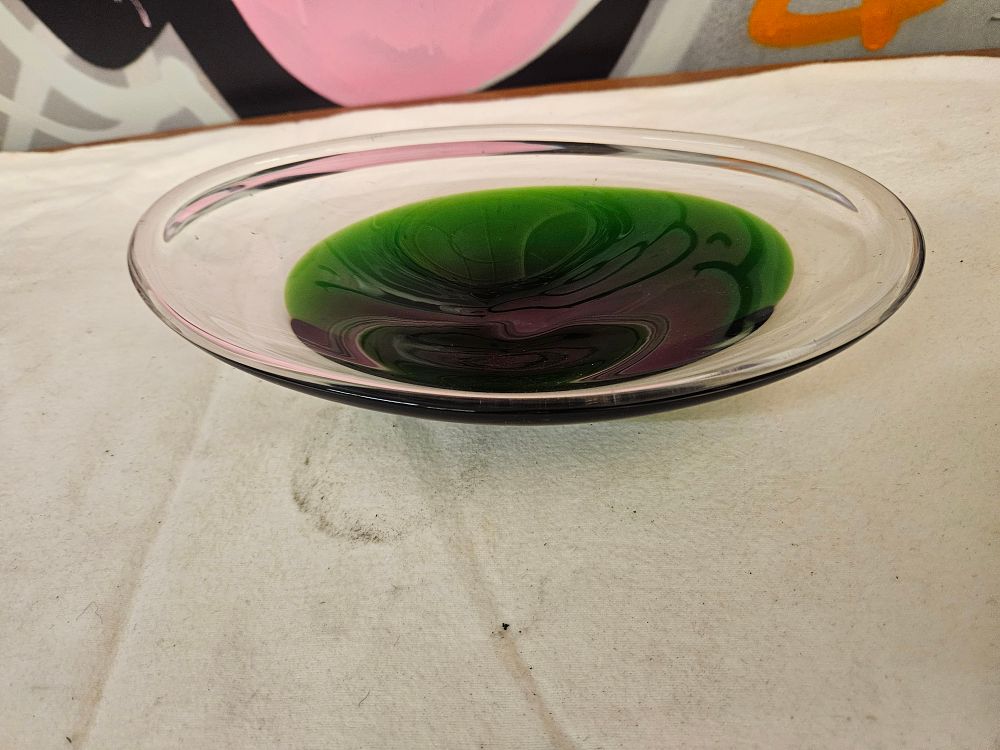 Lot 360 – Mid-Century Sommerso Style Emerald Green and Amethyst Art Glass Dish