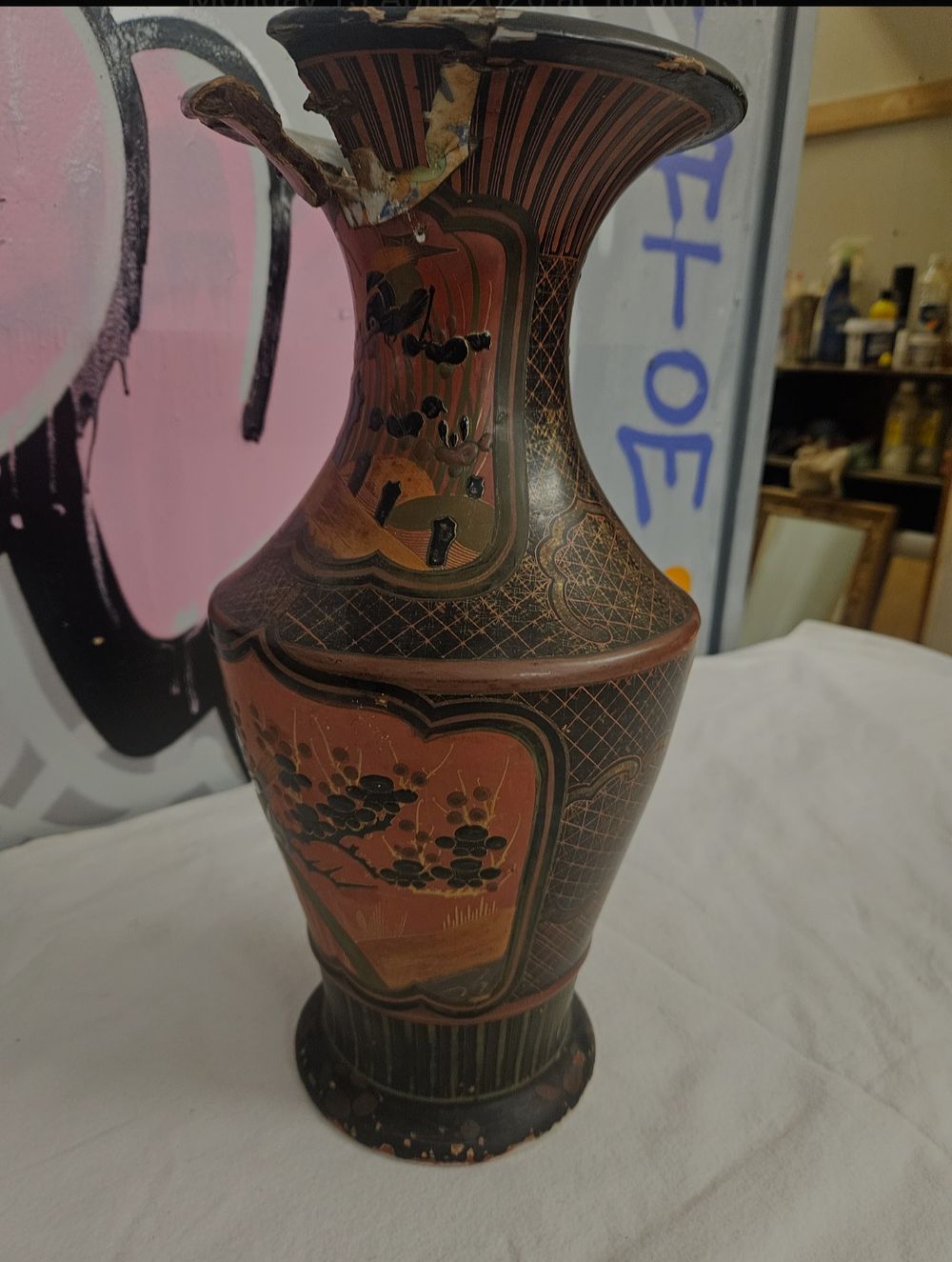 Lot 381 – A Japanese Lacquered Arita Porcelain Vase, Hichozan Shinpo-zo, Meiji Period