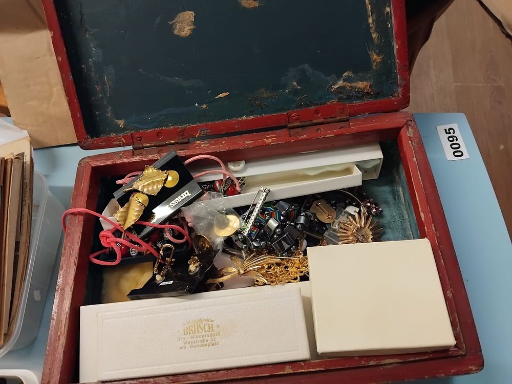 Lot 415 – An Assortment of Vintage Costume Jewellery in a Red Wooden Box