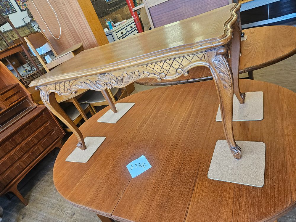 Lot 188 – French coffee table