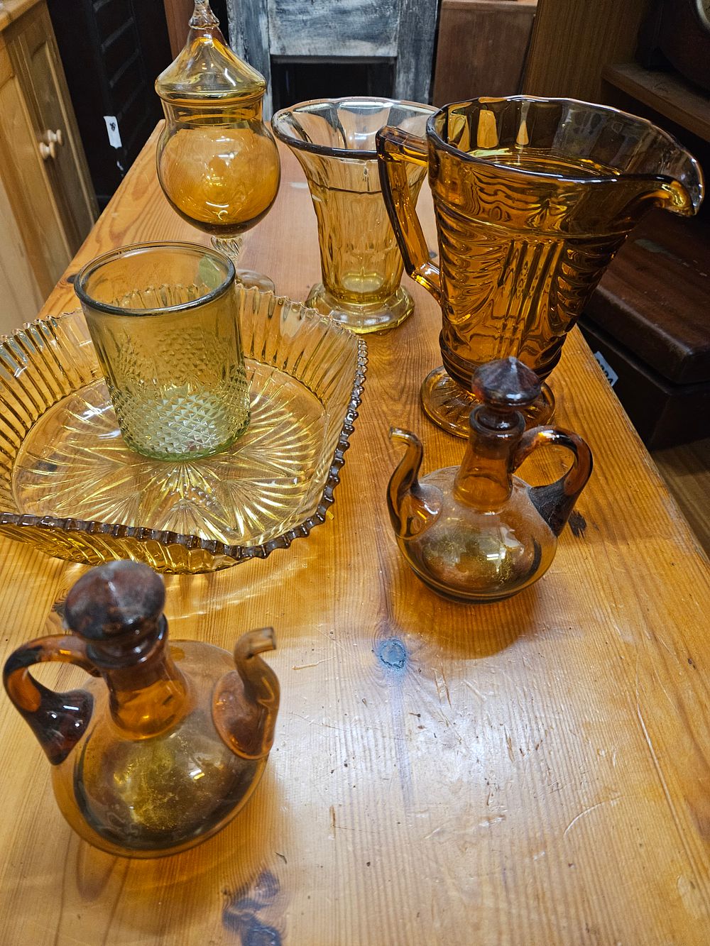 Lot 230 – An Assortment of Mid-20th-Century Coloured Pressed Glass Tableware