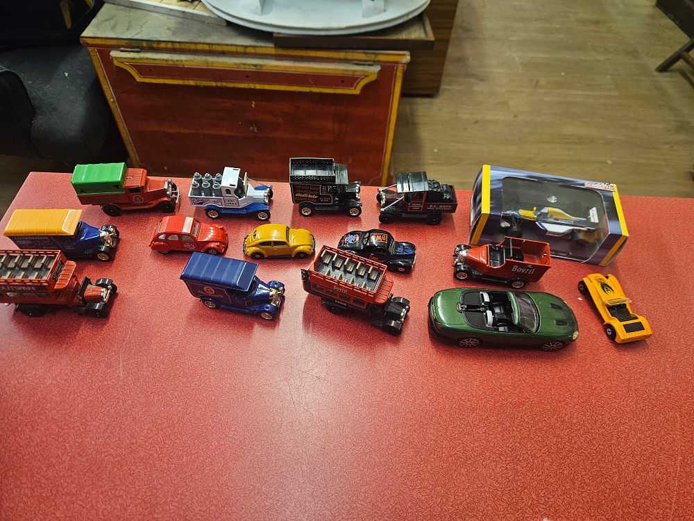 Lot 263 – A Collection of Die-Cast Model Commercial and Passenger Vehicles including Oxford Diecast and Others