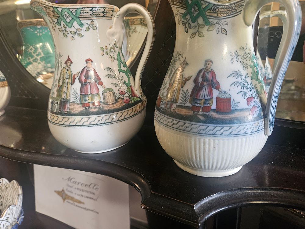 Lot 300u – A Pair of English Chinoiserie Ceramic Jugs in the Mandarin Pattern