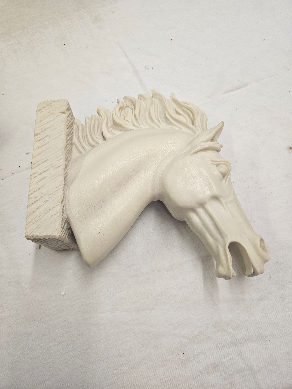 Lot 319 – A Cast Stone Horse Head Sculpture in the Classical Greek Style