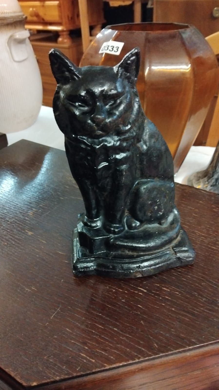 Lot 347 – An Early 20th Century Cast Iron Seated Cat Doorstop