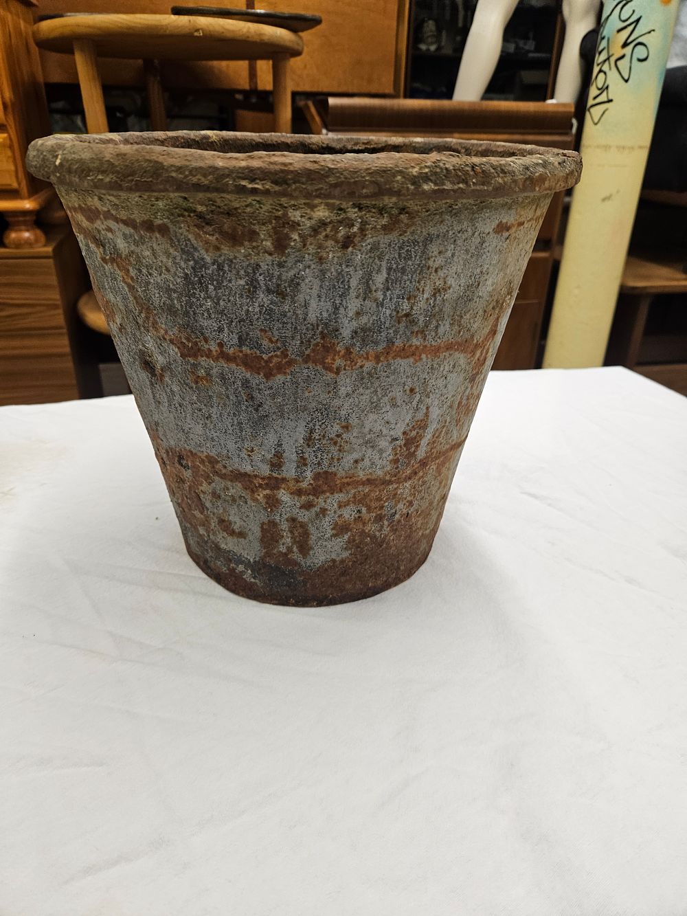 Lot 369 – An Antique Cast Iron planter
