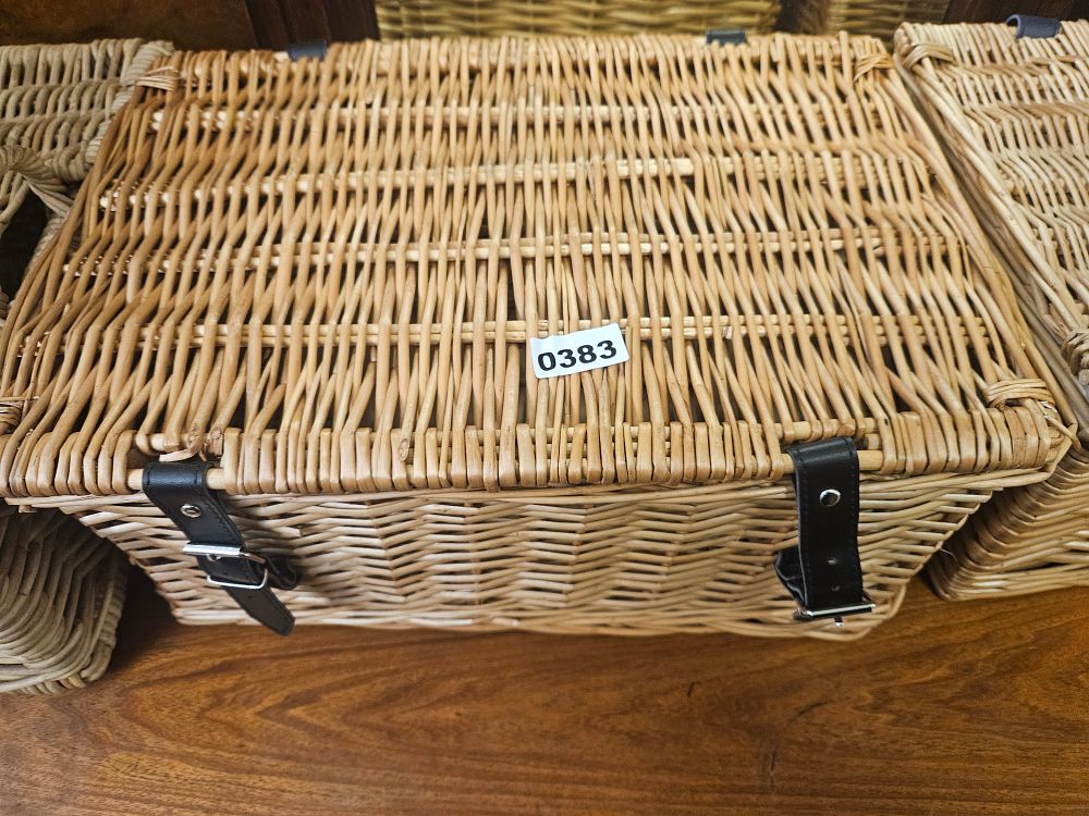 Lot 383 – A Collection of Traditional Woven Wicker Hamper Baskets