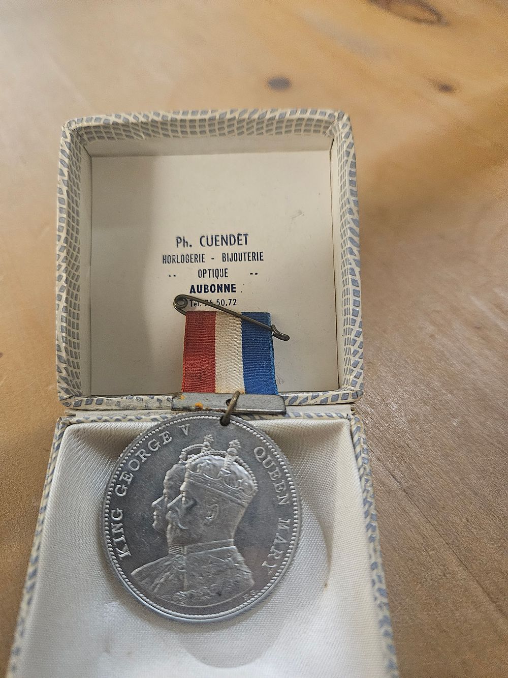 Lot 418a – A King George V and Queen Mary 1935 Silver Jubilee Commemorative Medal