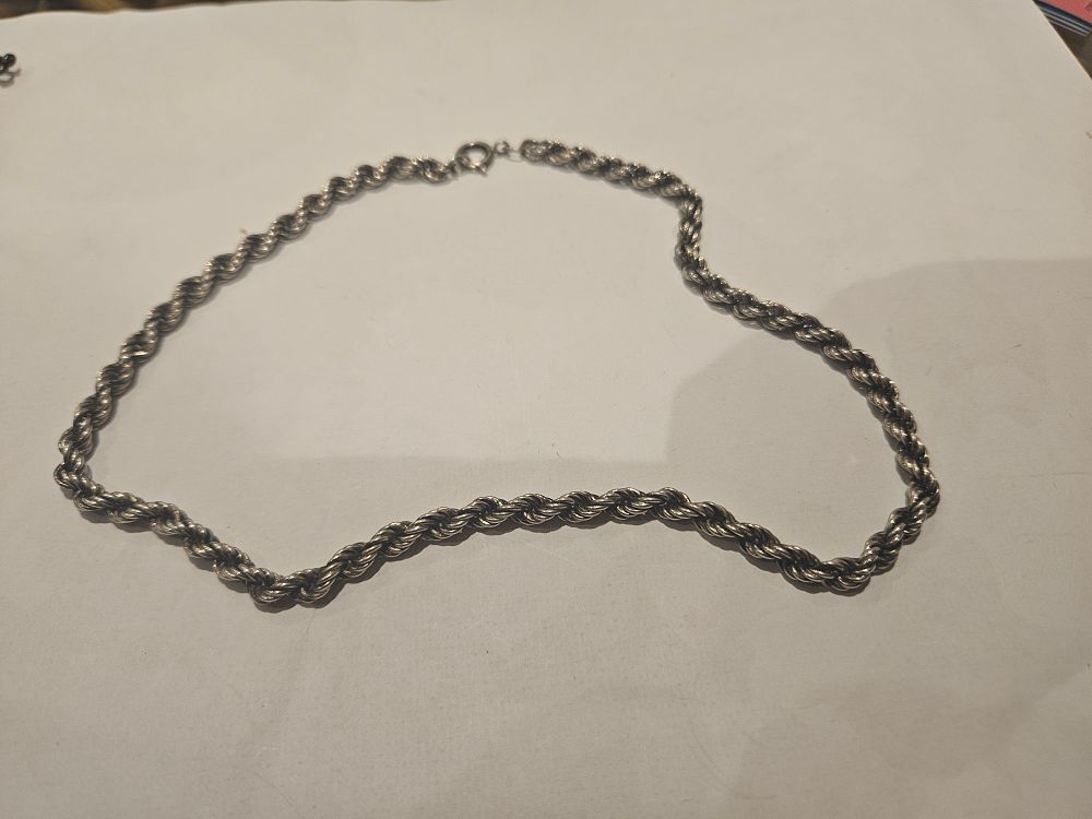 Lot 463 – Silver Twisted Rope Chain Necklace 18.6grams