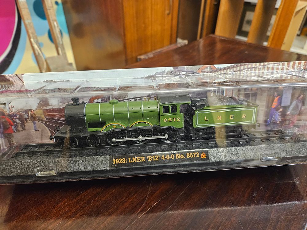 Lot 157 – LNER Class B12 4-6-0 No. 8572 Model Locomotive and Tender in Original Packaging