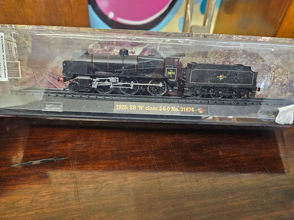 Lot 160 – Amercom Great British Locomotives SR N Class 2-6-0 No. 31874 Static Model