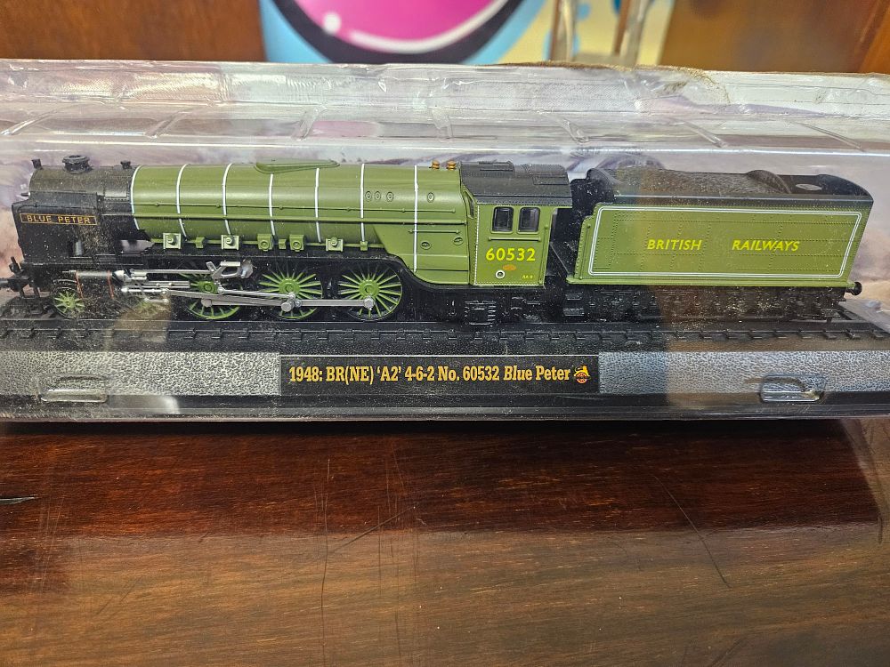 Lot 167 – A Static Display Model of the British Railways Class A2 4-6-2 Locomotive No. 60532 Blue Peter