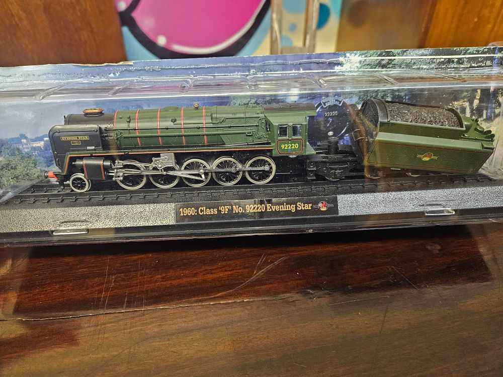 Lot 168 – Atlas Editions Great British Locomotives Series Class 9F 92220 Evening Star Steam Locomotive and Tender