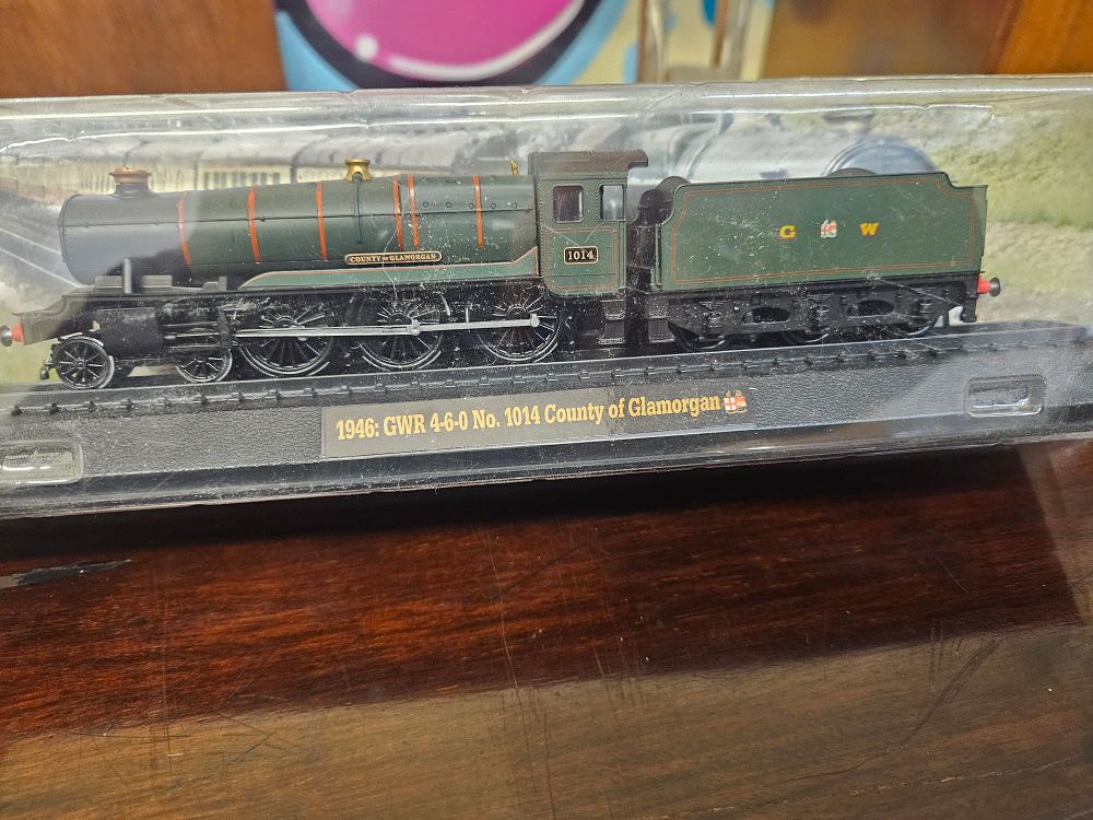 Lot 173 – GWR 4-6-0 No. 1014 County of Glamorgan Static Display Model