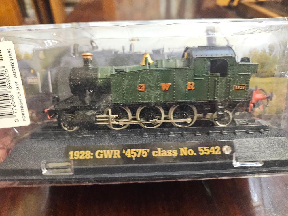Lot 182 – Amercom The Great British Locomotives Collection GWR 4575 Class No. 5542