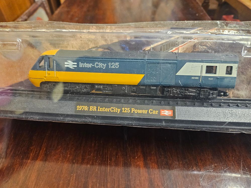 Lot 185 – Static Display Model of a 1976 British Rail InterCity 125 Power Car