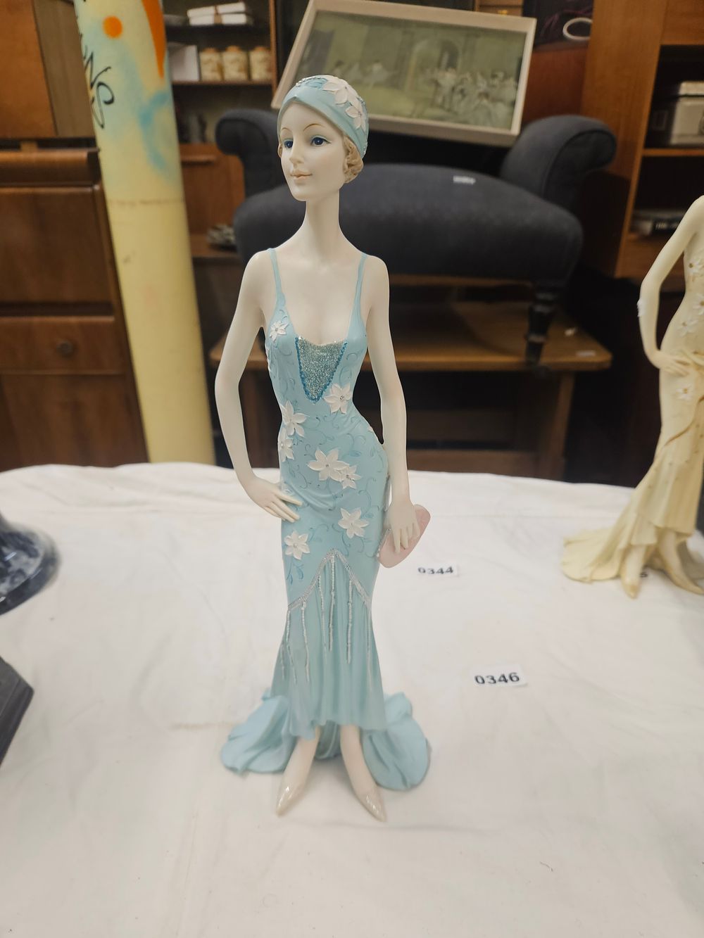 Lot 211 – Art Deco style lady figurine