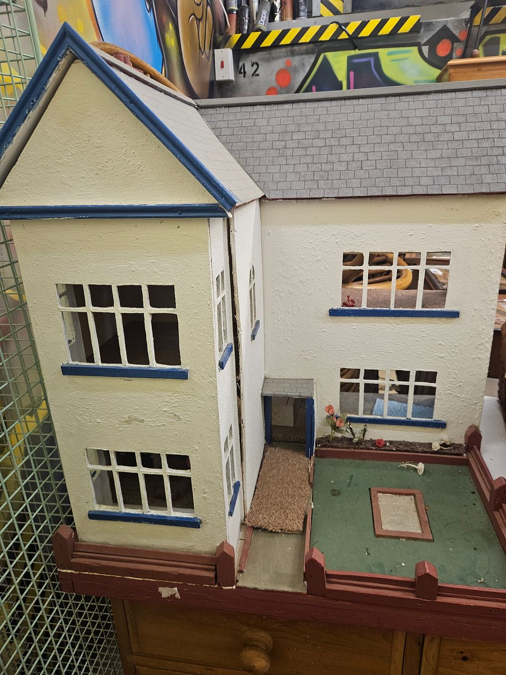 Lot 216 – Mid-20th Century Two-Storey Dollhouse in the Style of Tri-ang