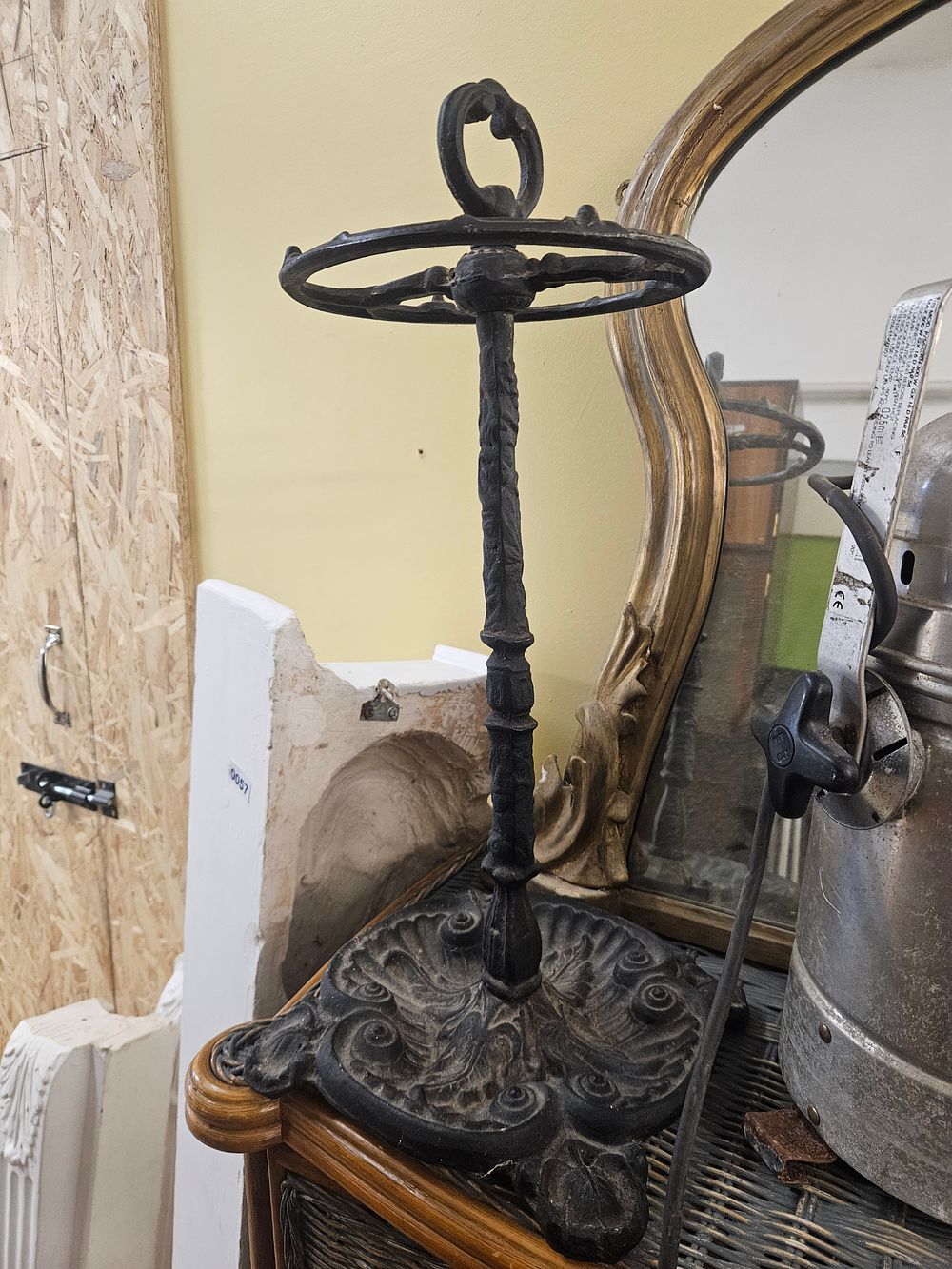 Lot 254 – A Victorian Style Cast Iron Umbrella and Stick Stand