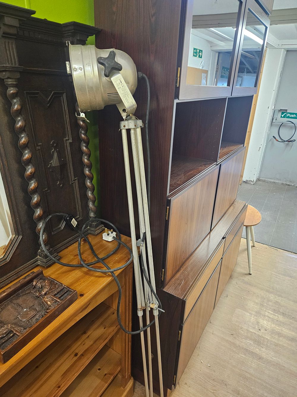 Lot 258 – A Planet Lighting Vintage Industrial Articulating Task Lamp