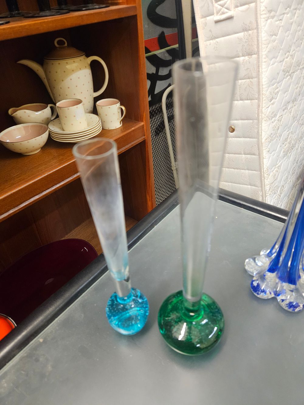 Lot 291 – A Collection of Decorative Art Glass and a Polka-Dot Ceramic Tea Service