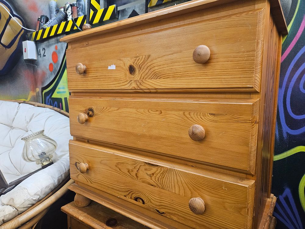 Lot 297 – A modern pine chest of three drawers