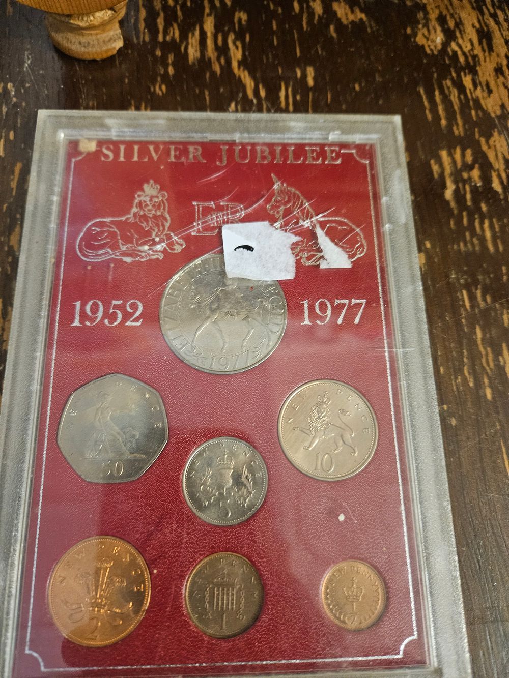 Lot 323 – UK 1977 Silver Jubilee Mint Coin Set, Cupro-Nickel/Bronze