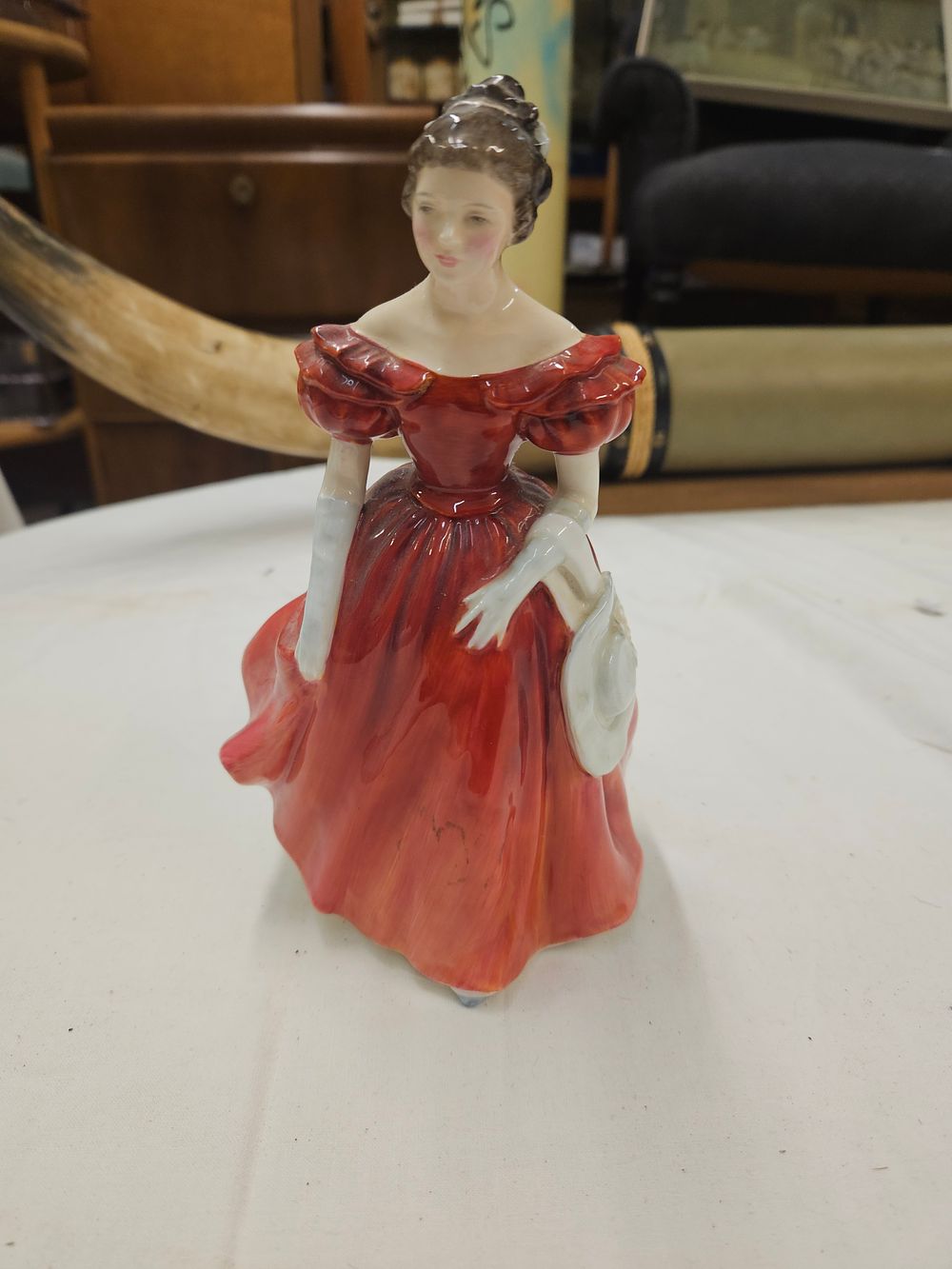 Lot 148 – Royal Doulton Porcelain Figurine Winsome HN 2220