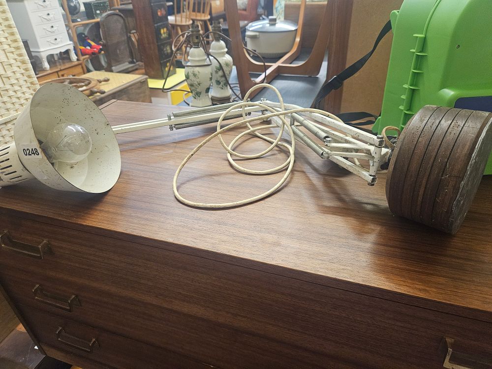 Lot 248 – A Vintage White Painted Articulated Balanced-Arm Task Lamp in the Style of Luxo