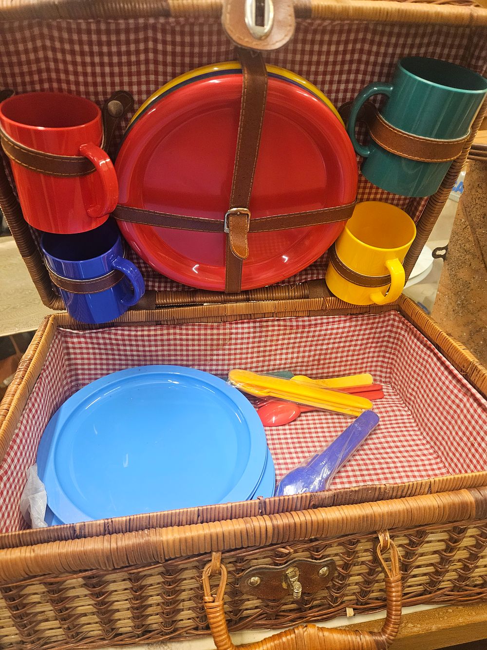 Lot 254 – Picnic Set in a Wicker Hamper with Plastic Accessories