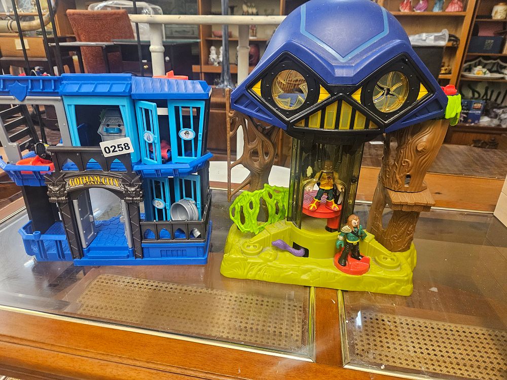 Lot 258 – A Pair of Fisher-Price Imaginext DC Super Friends Playsets