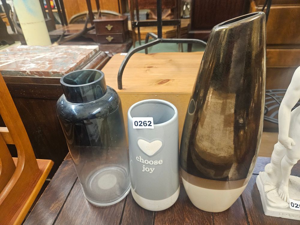 Lot 262 – A Collection of Decorative Vases