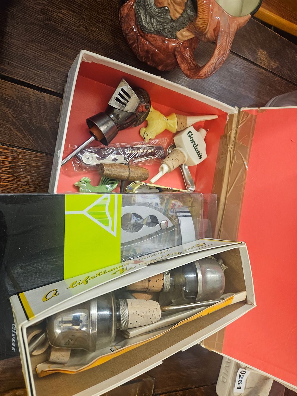 Lot 264 – A Collection of Vintage Barware and Novelty Breweriana Accessories including Branded and Boxed Sets
