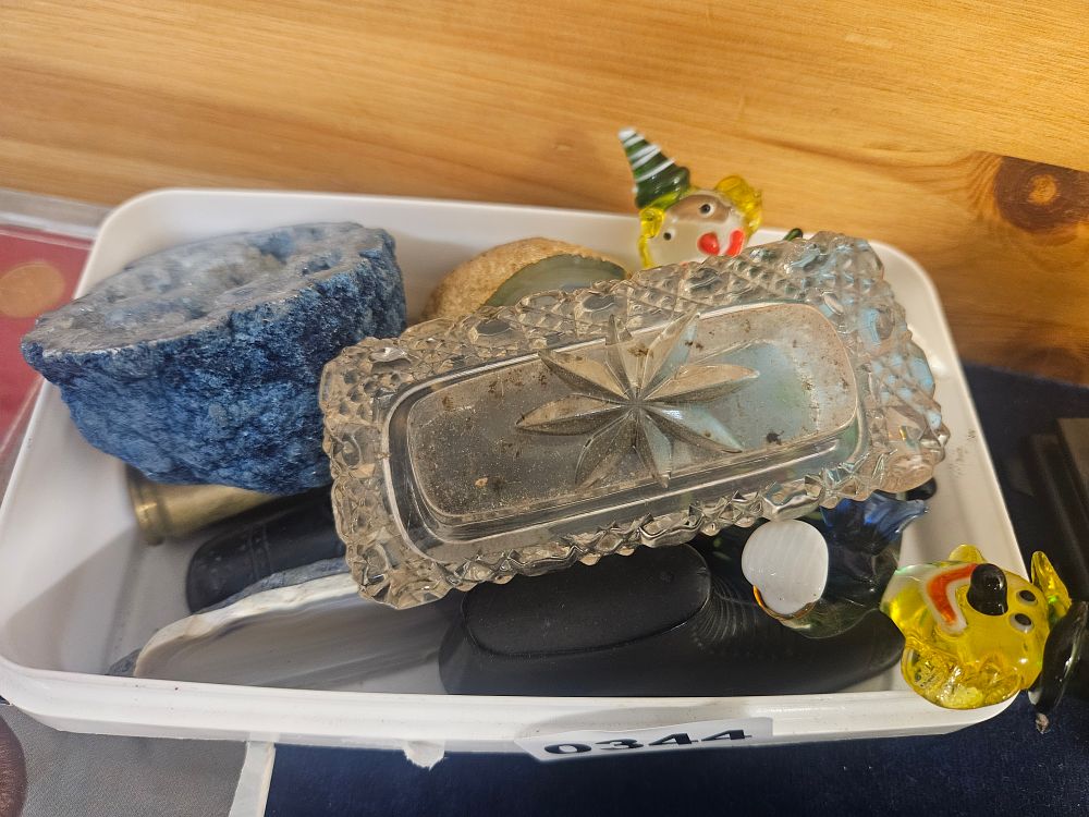 Lot 344 – A Collection of Decorative Glassware and Mineral Specimens including a Starburst Pattern Lid