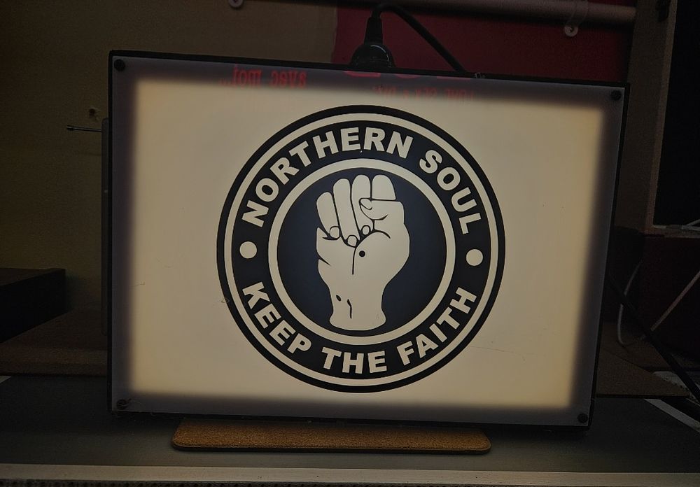 Lot 150c – A modern Northern Soul Keep the Faith illuminated lightbox