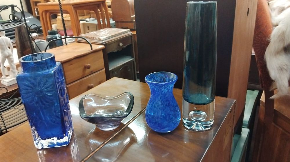 Lot 166 – An Assortment of Mid-Century Modern Art Glass Vases and a Bowl
