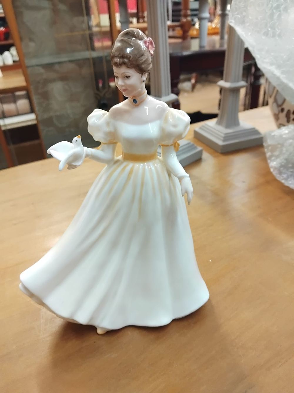 Lot 198 – Royal Doulton Porcelain Figurine Kathleen HN 3609