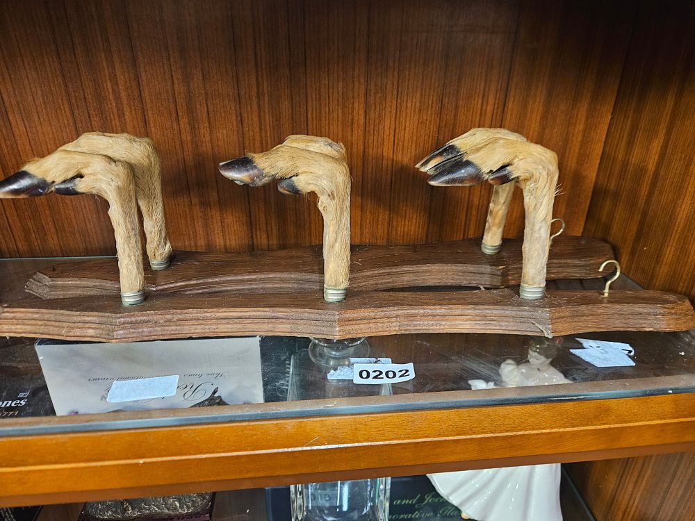 Lot 202 – Two Taxidermy Roe Deer Hoof Racks