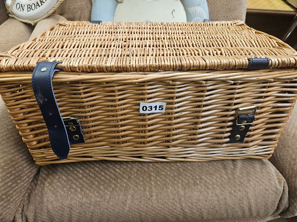 Lot 315 – A contemporary rectangular woven wicker picnic hamper