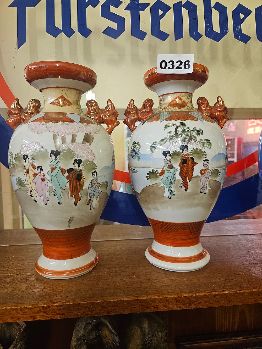 Lot 326 – A Pair of Japanese Meiji Period Kutani Porcelain Vases